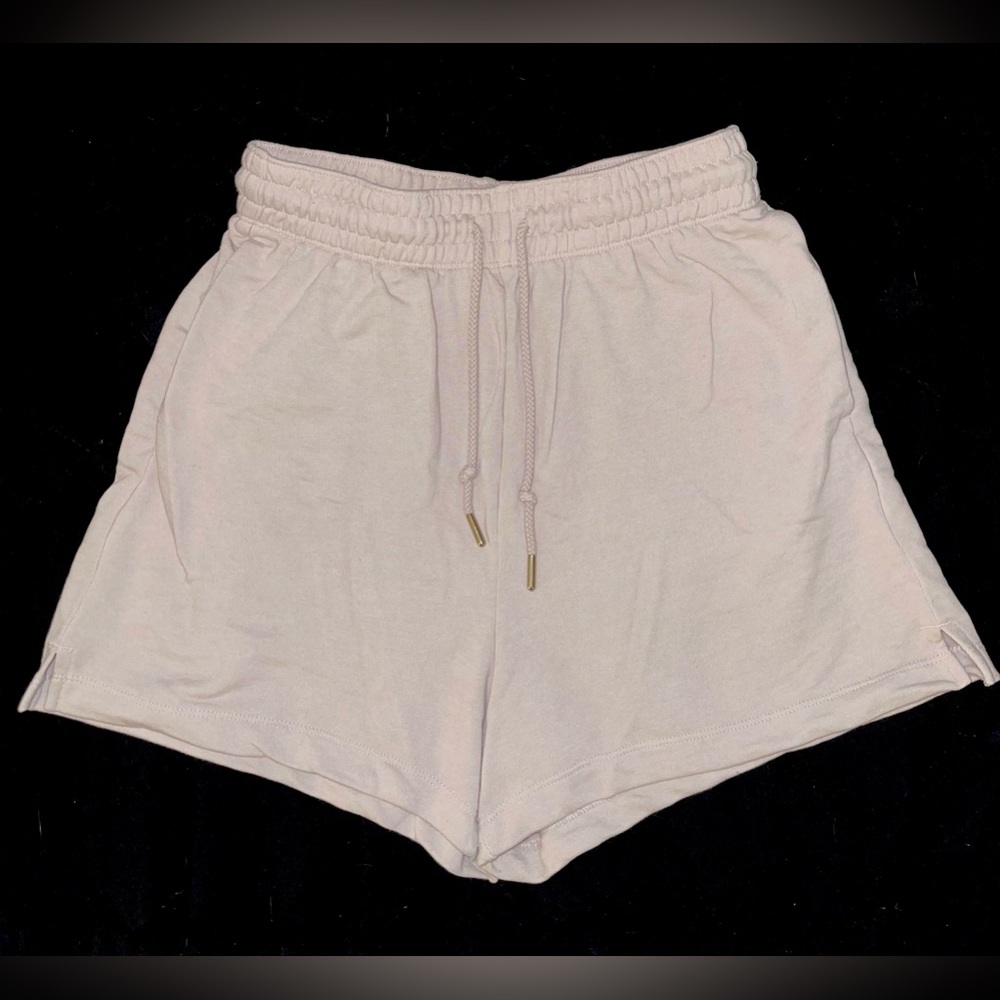 H&M Women’s Small, High Waisted Soft Pink Lounge Shorts with Pockets